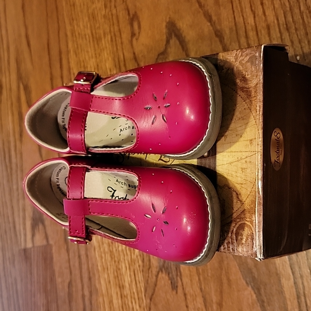 Footmates Sherry Mary Jane Red Shoes 9.5 toddler girls